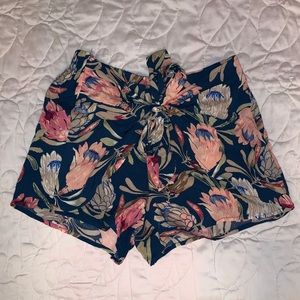 Tie front floral flowy shorts